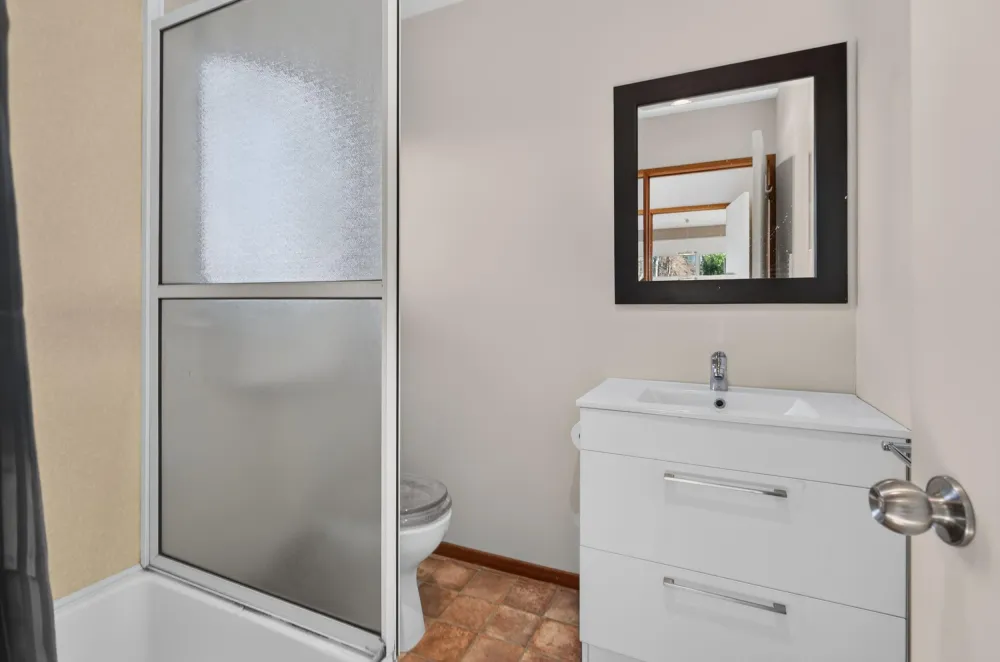 Photos of 624 Chorlton Road