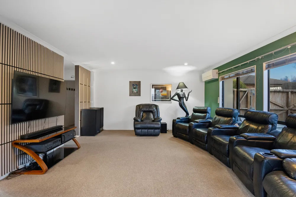 Photos of 3 Richard Hill Close