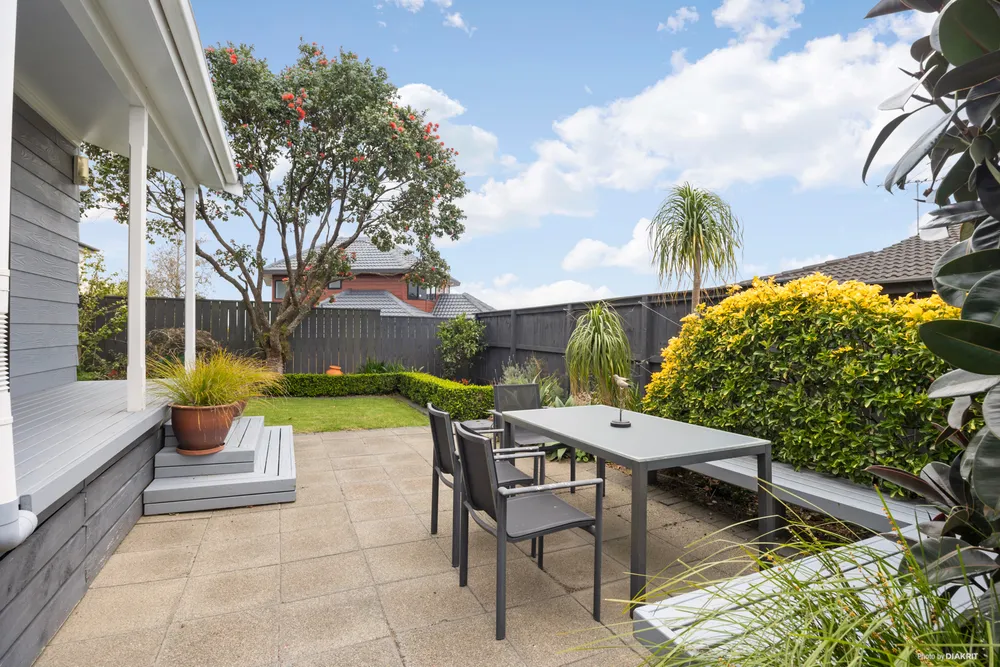 Photos of 2/547 Hillsborough Road