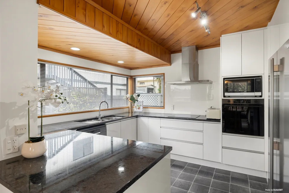 Photos of 2/547 Hillsborough Road
