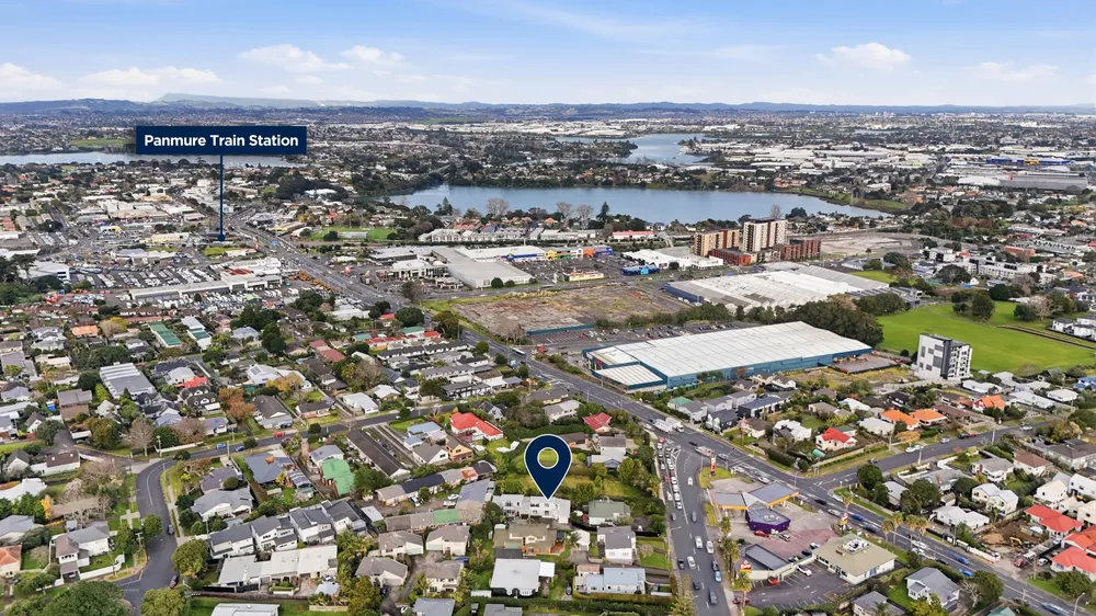 Photos of 7a Lunn Ave