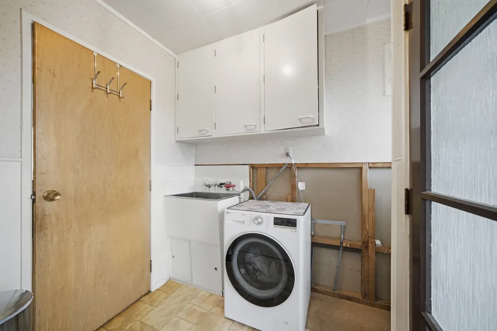Photos of 17 Bayview Road