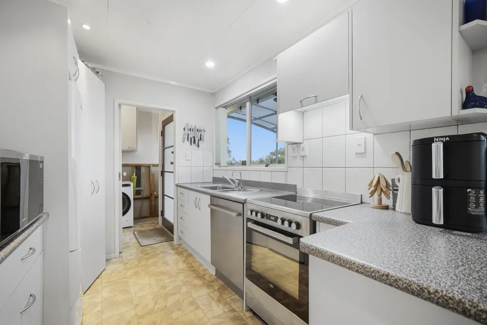 Photos of 17 Bayview Road