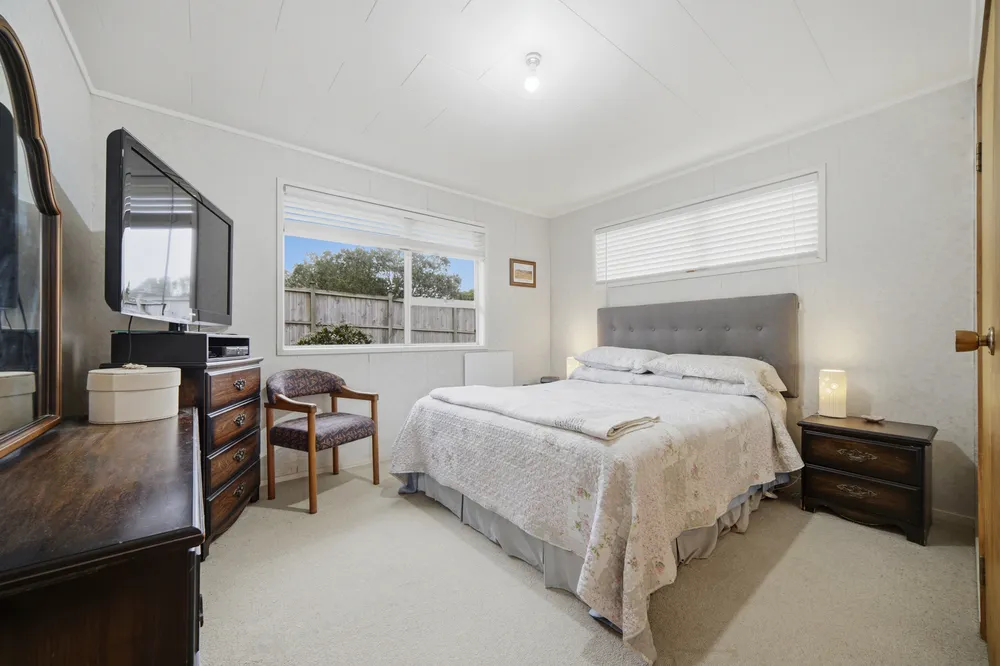Photos of 17 Bayview Road