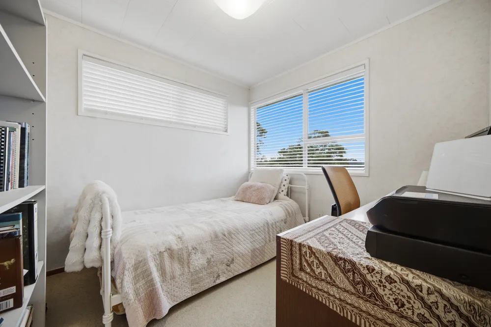 Photos of 17 Bayview Road