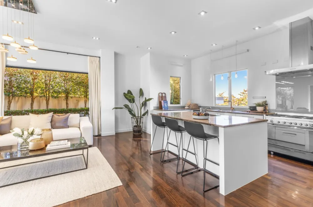 Photos of 147B Victoria Avenue