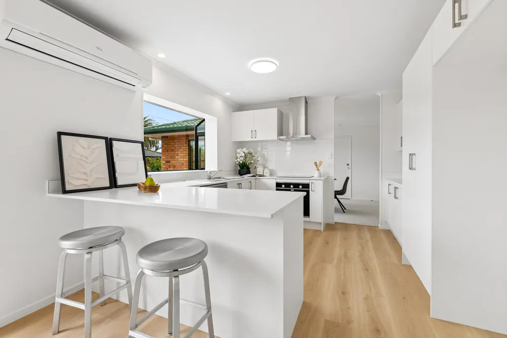 Photos of 10 Medvale Avenue