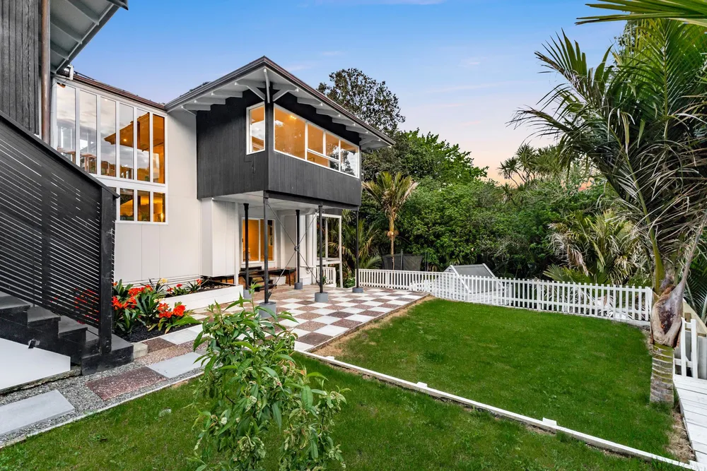 Photos of 22 Crocus Place