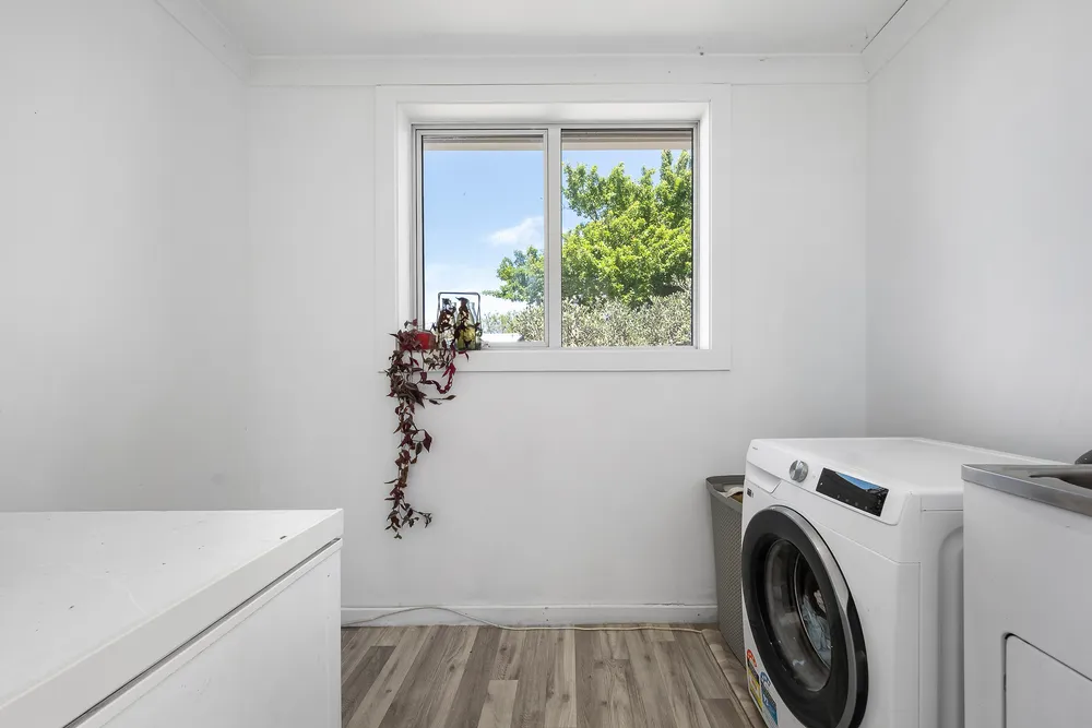 Photos of 34 Achilles Street