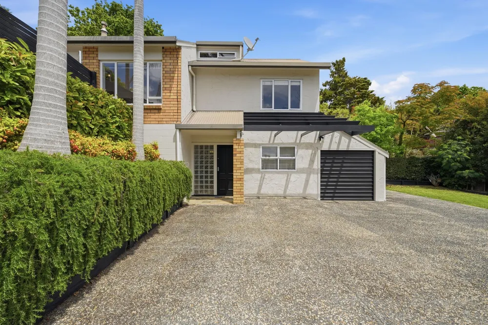 Photos of 2/8 Rossmore Terrace