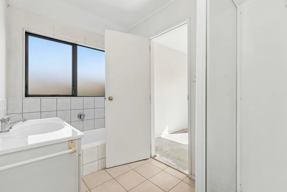 Photos of 139e Wyllie Road