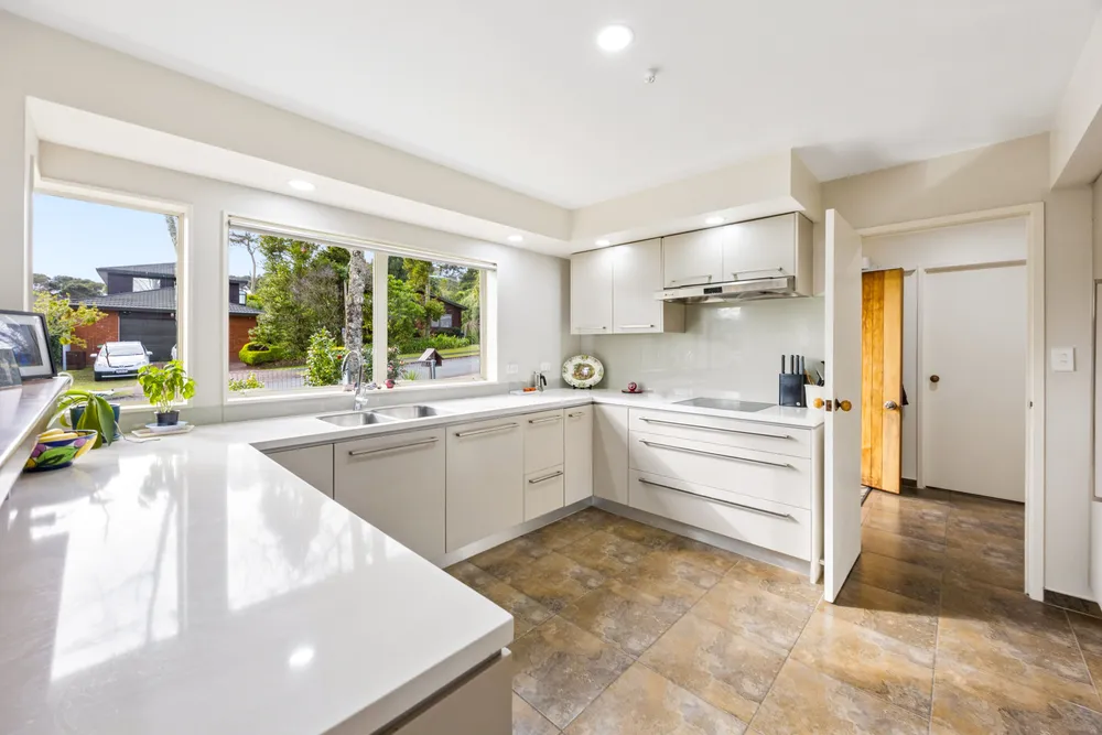 Photos of 12 Woodfern Crescent
