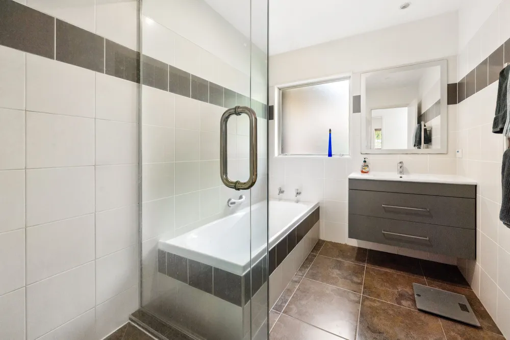 Photos of 12 Woodfern Crescent
