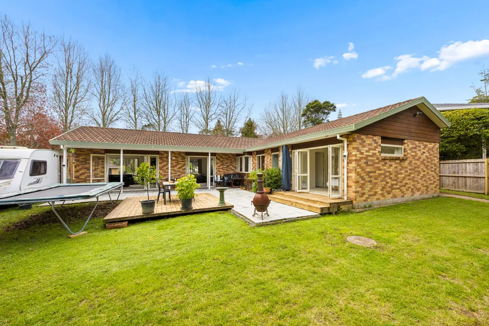 Photos of 12 Woodfern Crescent