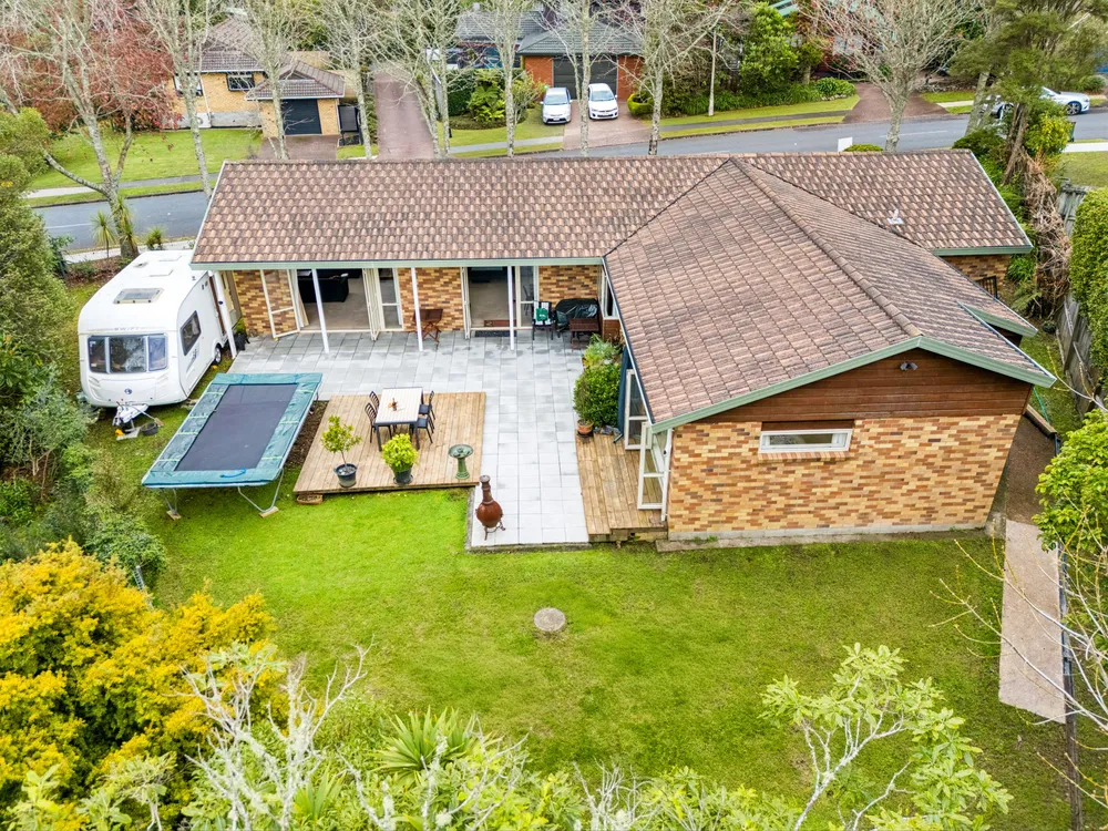 Photos of 12 Woodfern Crescent
