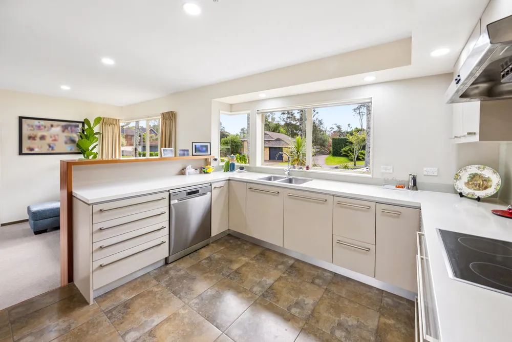 Photos of 12 Woodfern Crescent