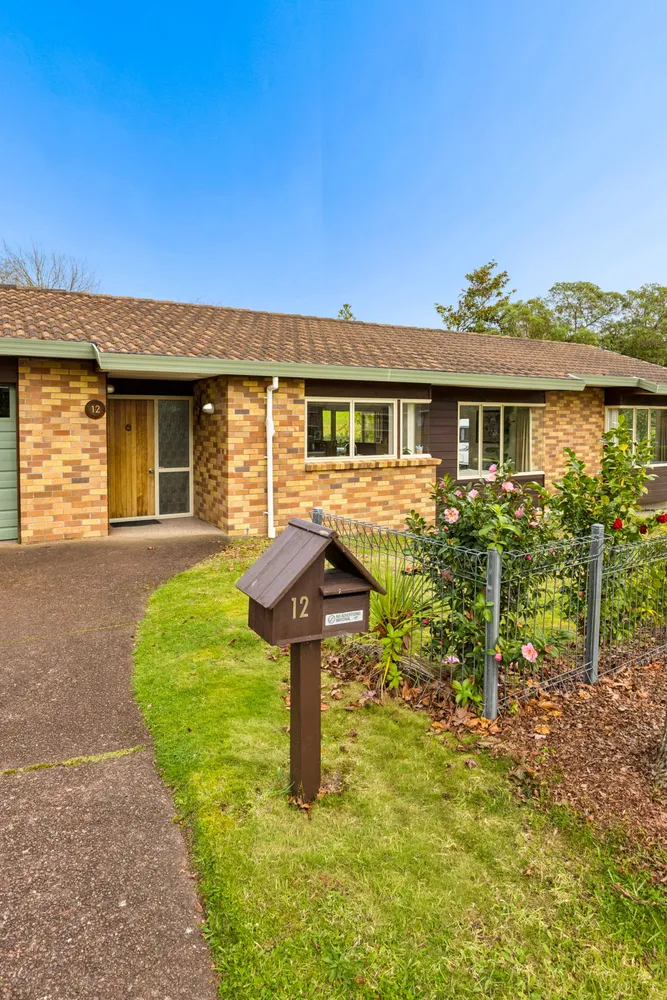 Photos of 12 Woodfern Crescent