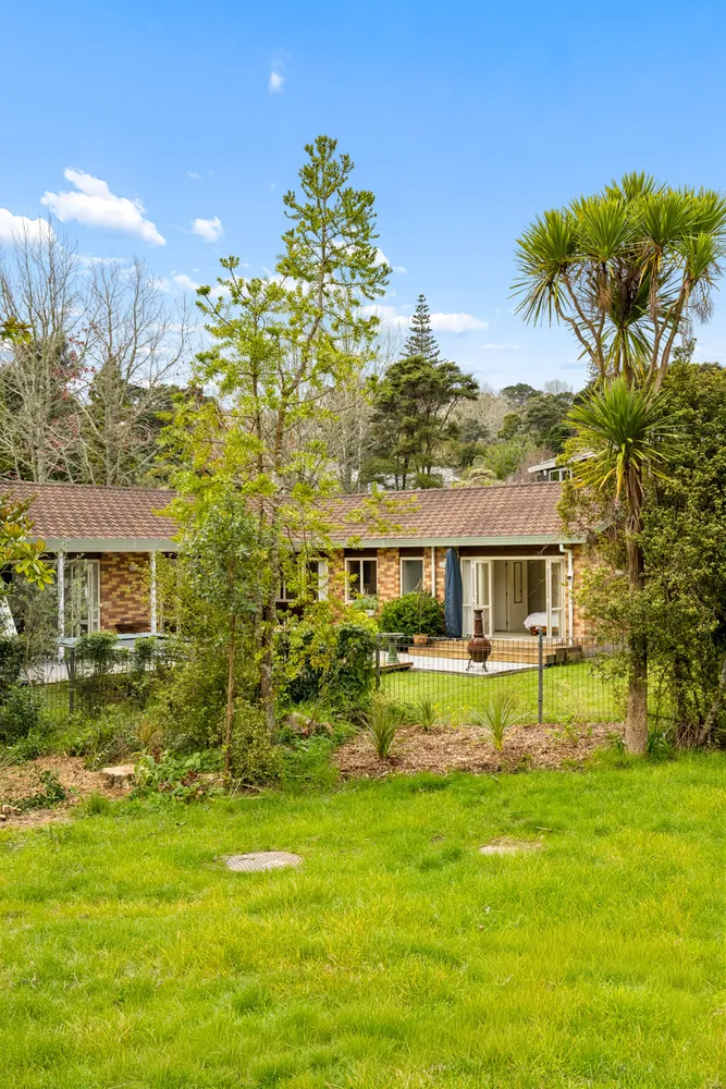 Photos of 12 Woodfern Crescent