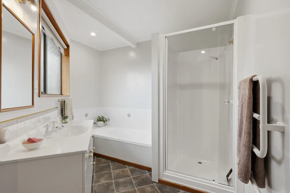 Photos of 21 Ferntree Drive