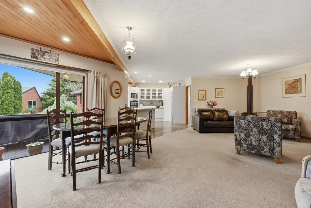 Photos of 21 Ferntree Drive