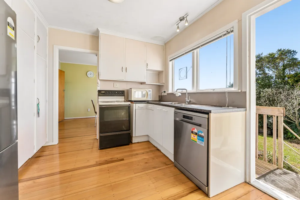 Photos of 327 East Coast Road