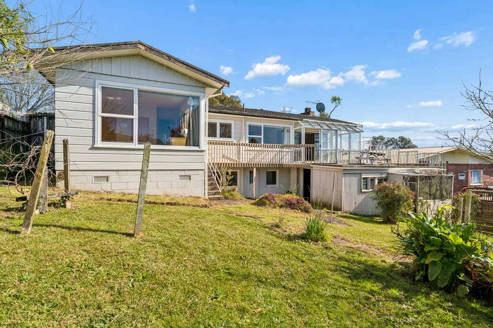 Photos of 327 East Coast Road