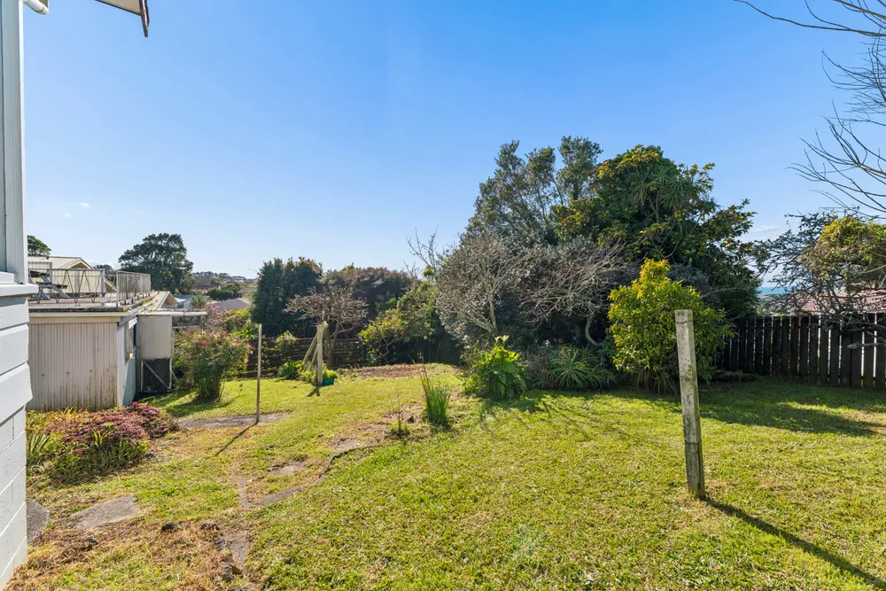Photos of 327 East Coast Road