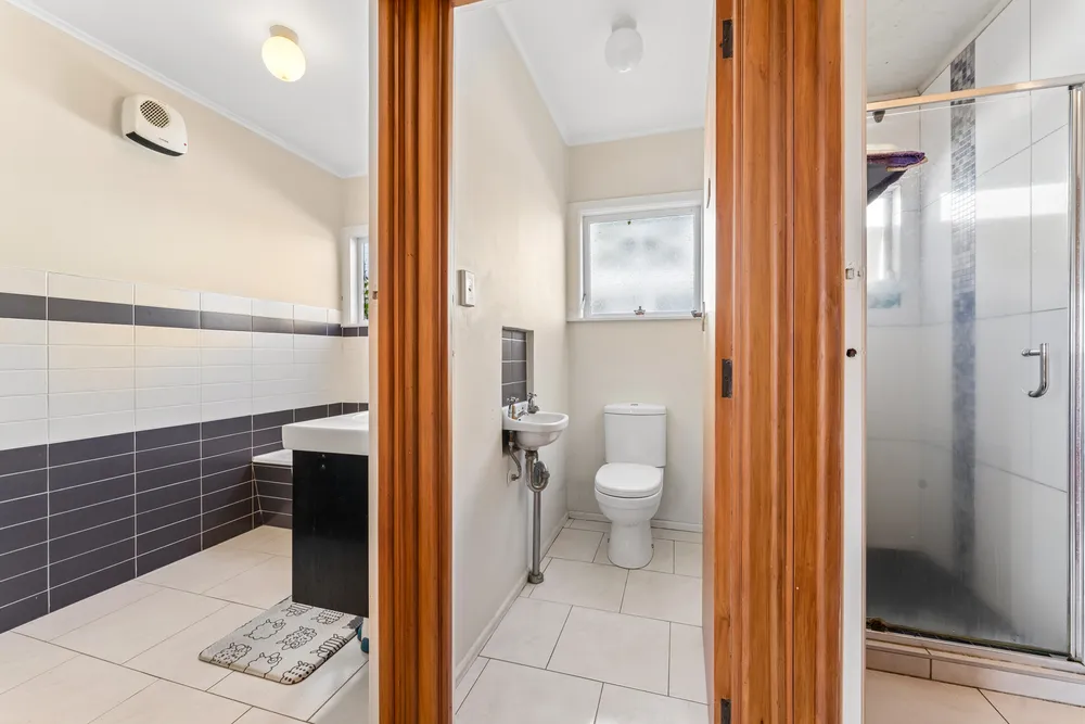 Photos of 327 East Coast Road