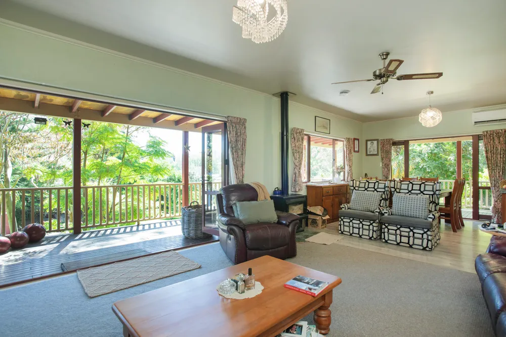 Photos of 37a Massey Road