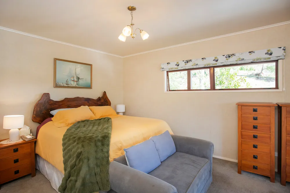 Photos of 37a Massey Road