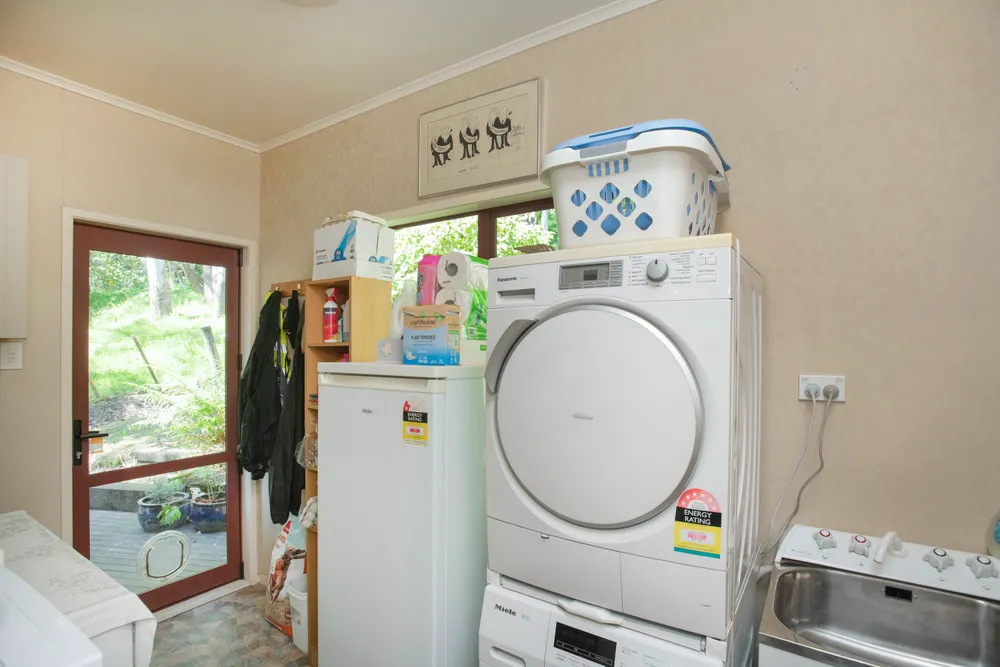 Photos of 37a Massey Road