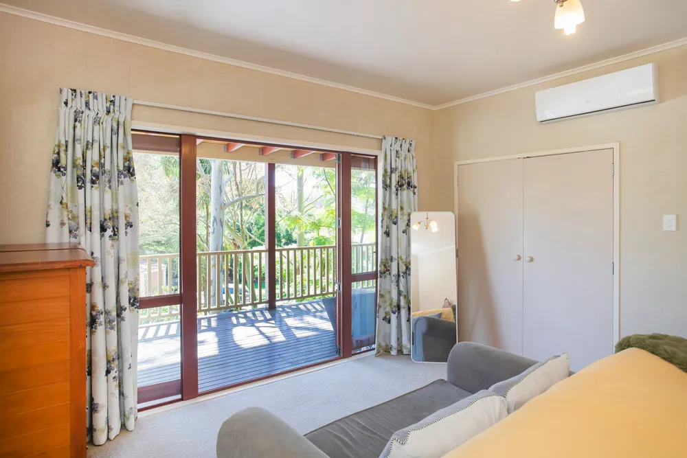 Photos of 37a Massey Road