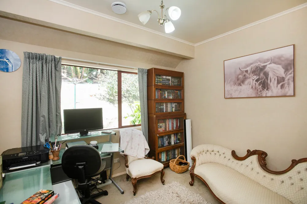 Photos of 37a Massey Road