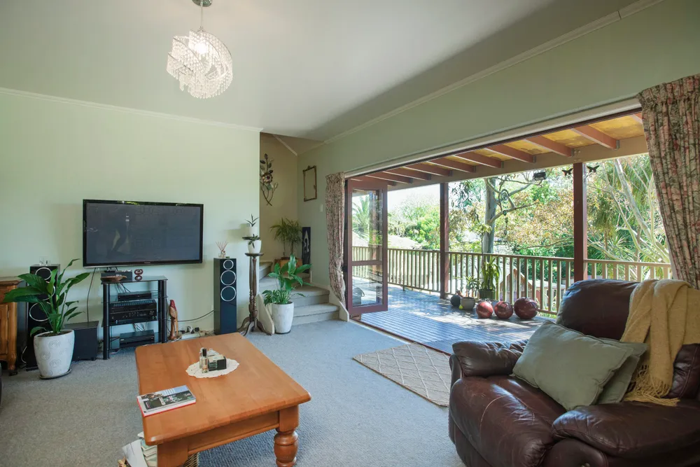 Photos of 37a Massey Road