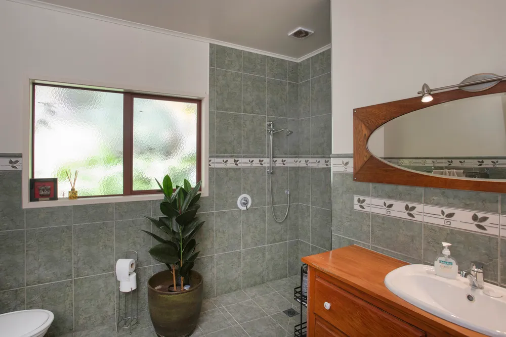 Photos of 37a Massey Road