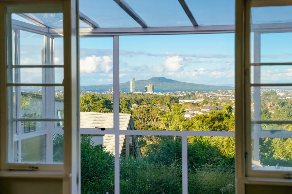 Photos of 257 Glenfield Road