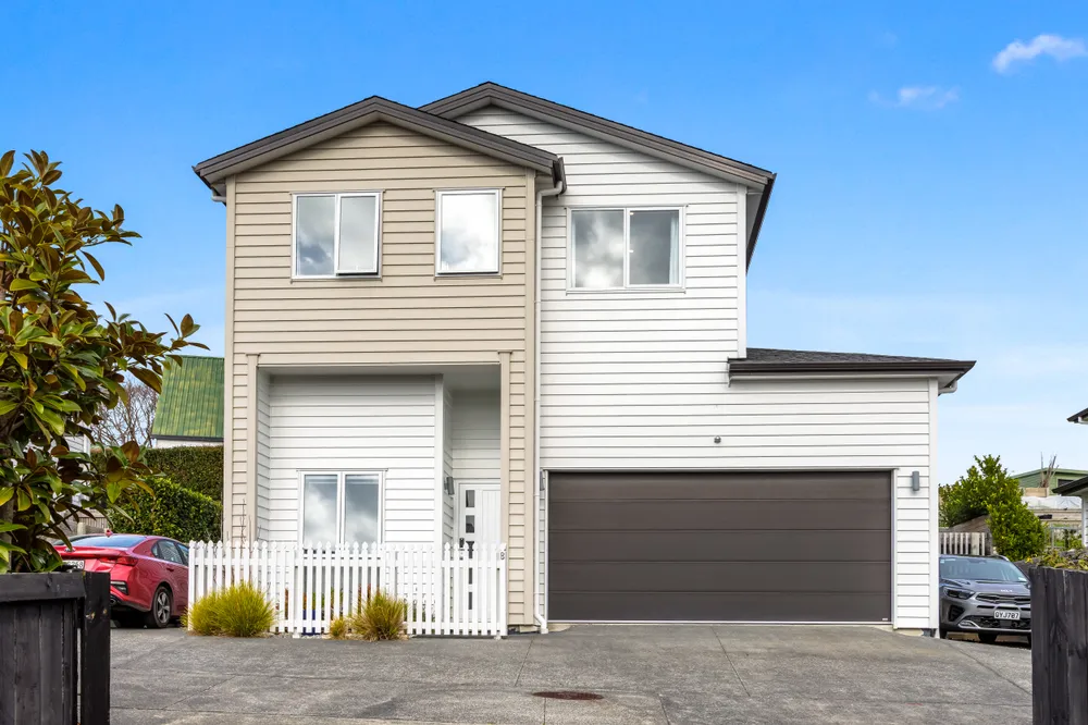 Photos of 31B Weatherly Road
