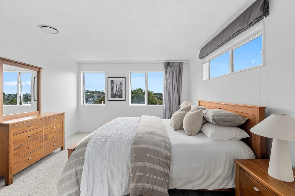 Photos of 31B Weatherly Road