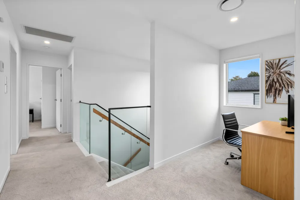 Photos of 31B Weatherly Road