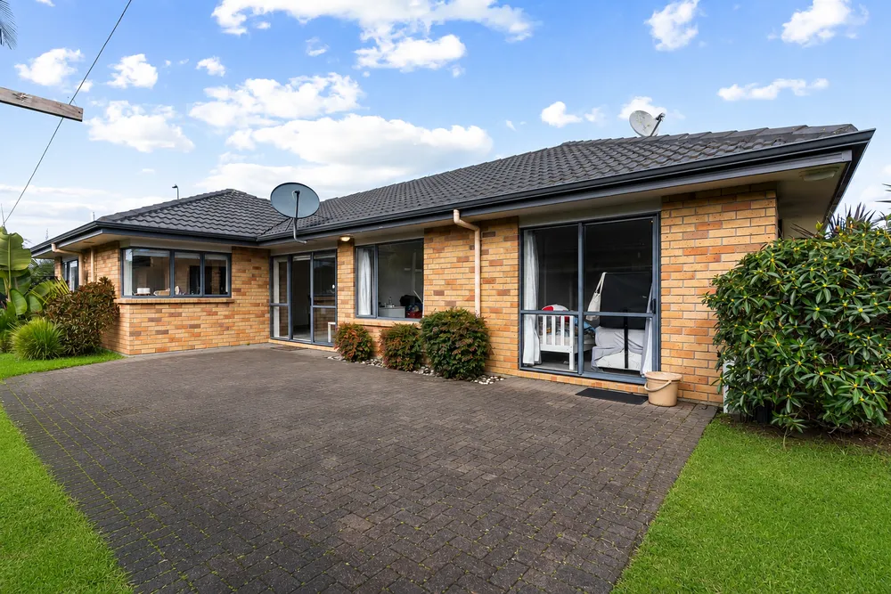 Photos of 34 Sandwick Drive