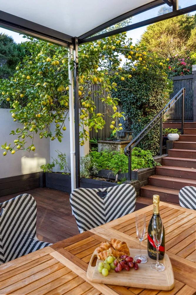Photos of 33 Chamari Close
