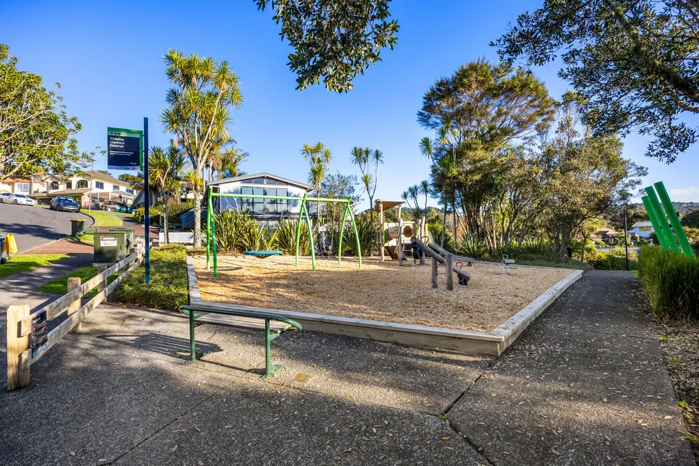 Photos of 33 Chamari Close