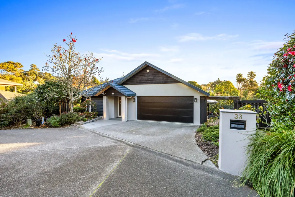 Photos of 33 Chamari Close