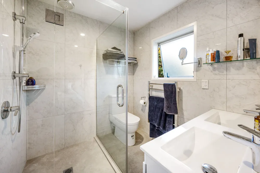 Photos of 33 Chamari Close