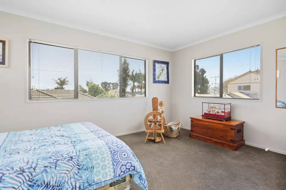 Photos of 89 Eighth Avenue