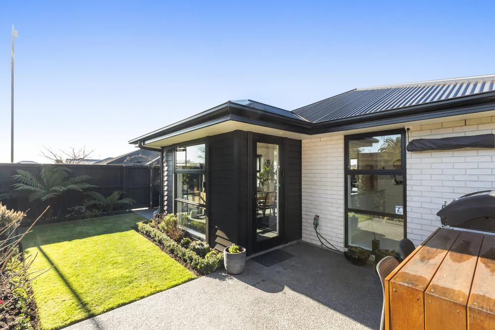 Photos of 17 Parawai Street
