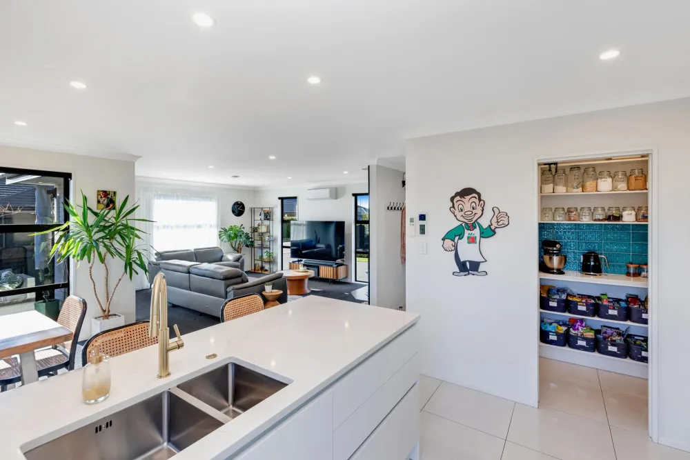 Photos of 17 Parawai Street