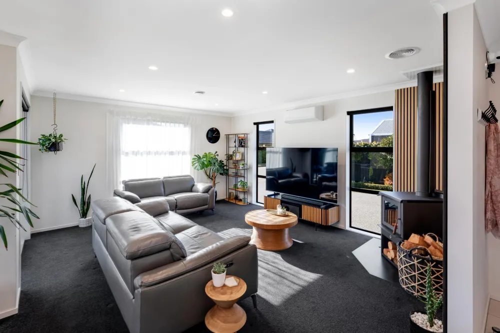 Photos of 17 Parawai Street
