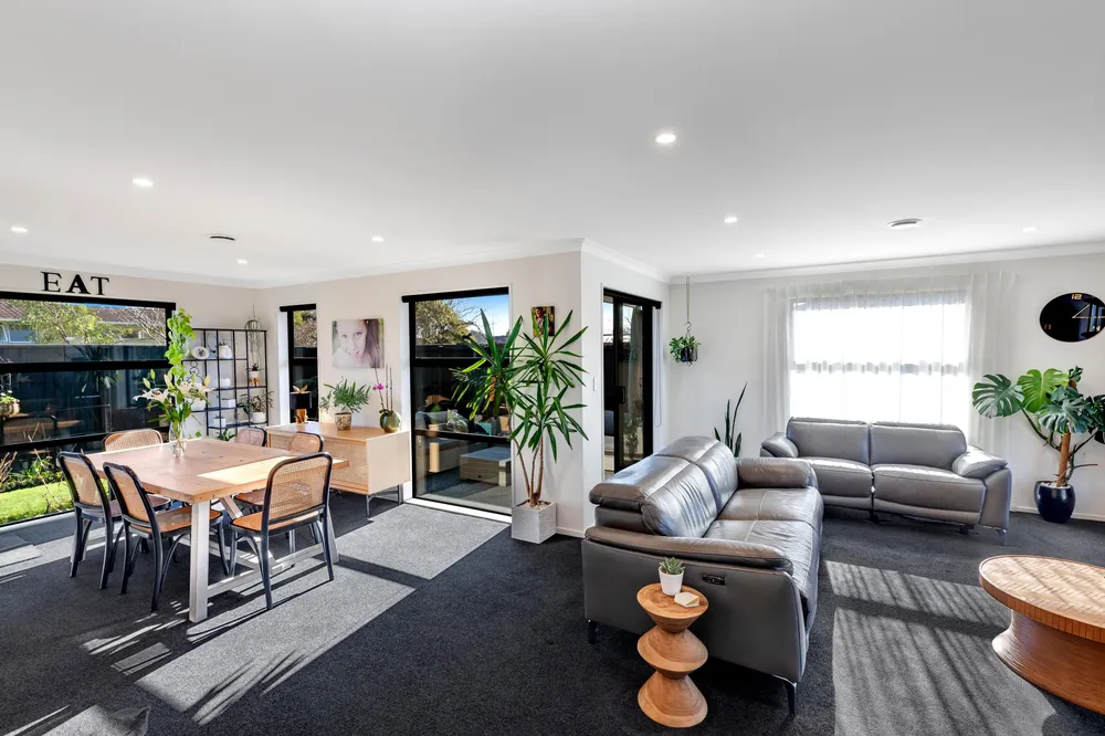 Photos of 17 Parawai Street