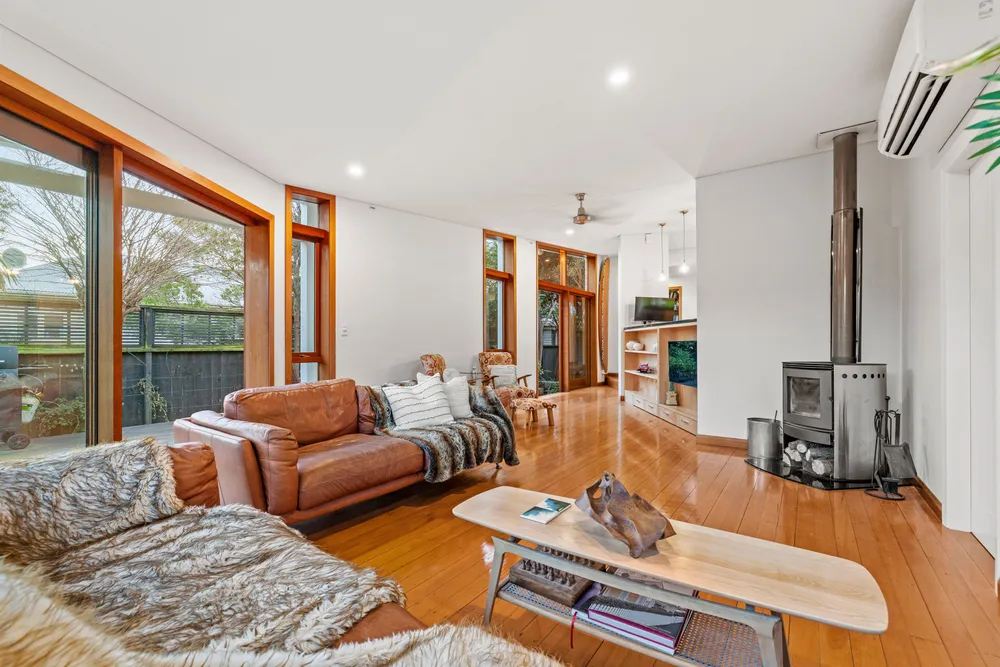 Photos of 122 Esplanade